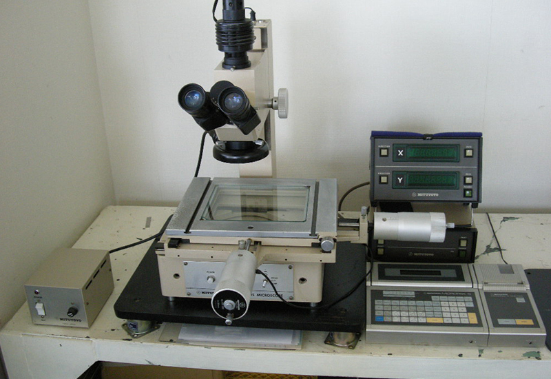 工具顕微鏡(ミツトヨ TM-201)